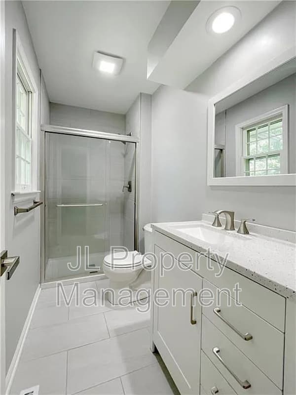 Overland Park House: 10020 Oakridge Drive