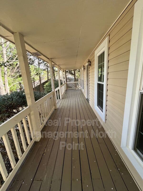 Johns Creek House: 11010 Spotted Pony Trail