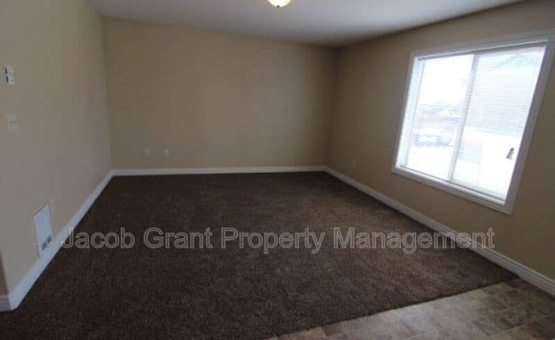 Shelley House: 245 Opal Ct.