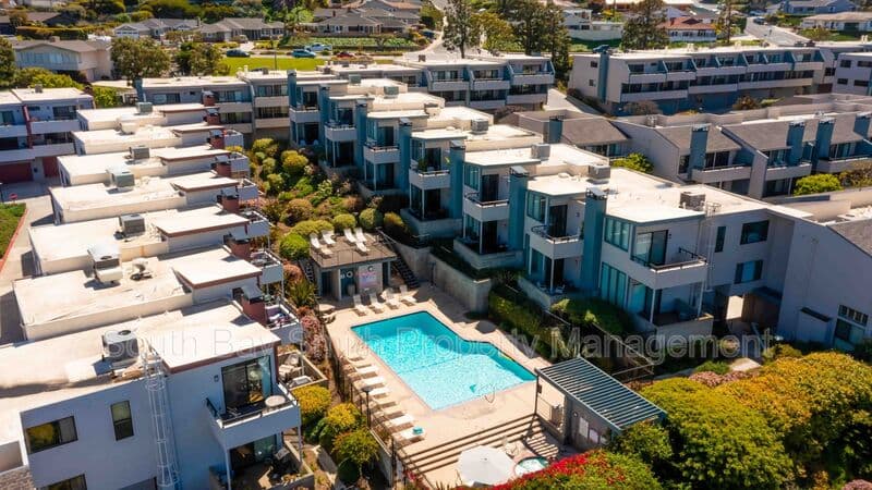 Redondo Beach Condo: 420 Palos Verdes Blvd