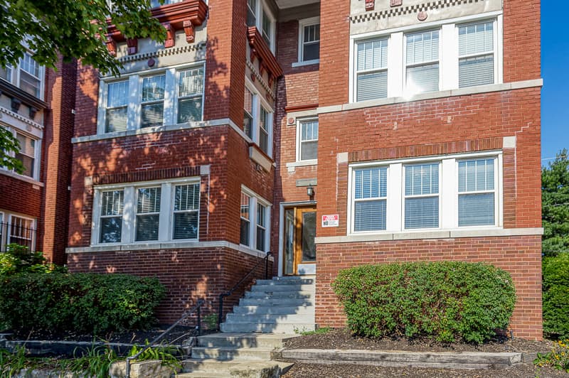 Kansas City Condo: 3402 Gillham Rd - 2S