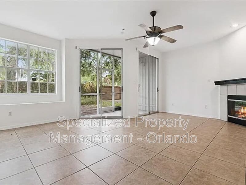 Altamonte Springs Townhome: 685 Scarlet Oak Cir