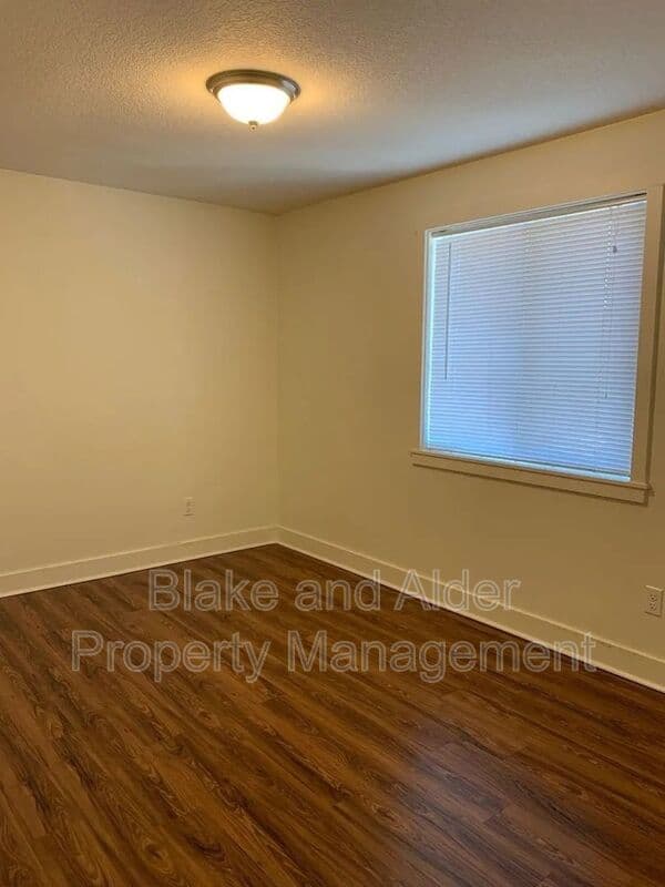 Portland House: 8211 N Montana Ave