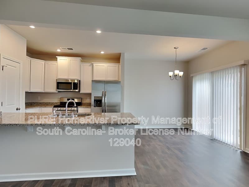 Elgin Townhome: 1054 Cornelia St