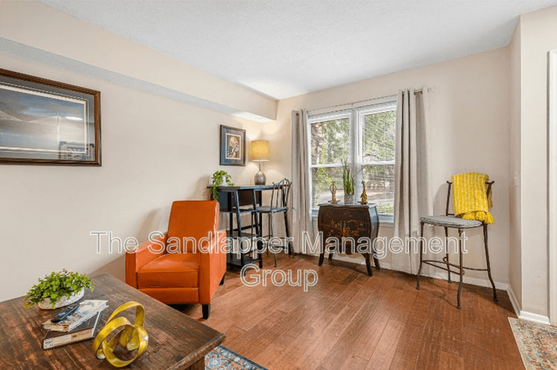 Charleston Townhome: 21-D S. Anderson Avenue