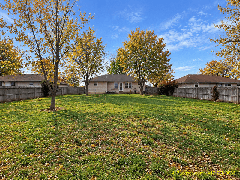 Springfield House: 1849 W Farm Road 102