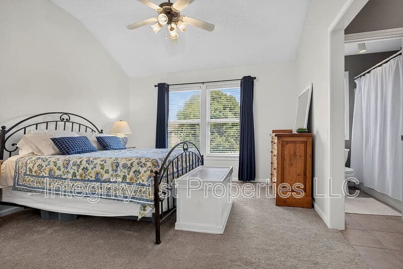 Olathe House: 16222 W 157th Ter