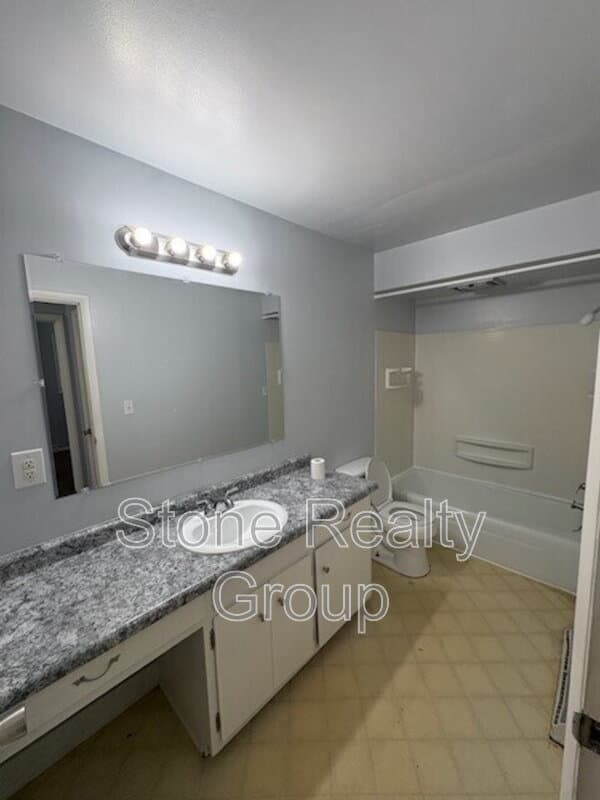 Vincennes Condo: 304 Shelby Street