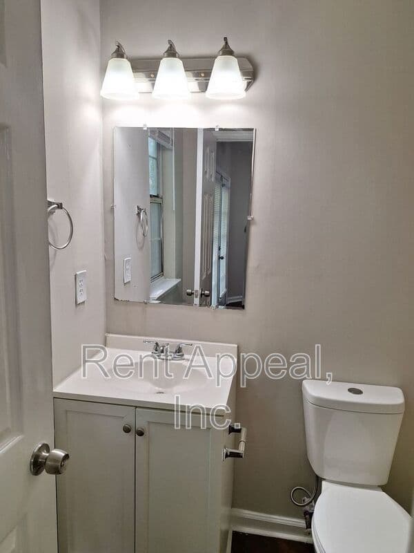 Decatur House: 3839 Valpariso Cir