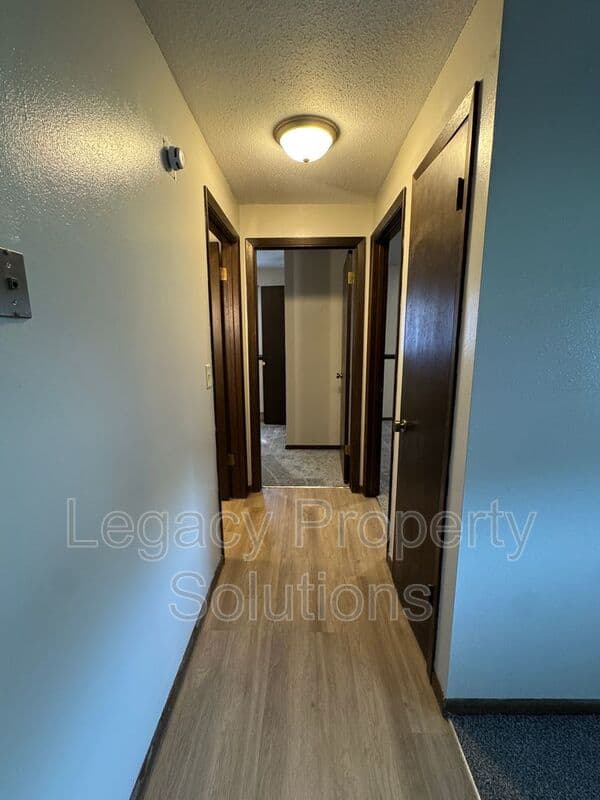 Underwood House: 206 1st St