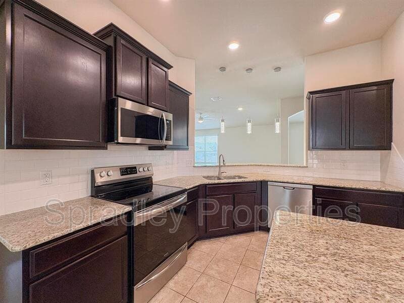 Belton House: 4617 Abergavenny Dr