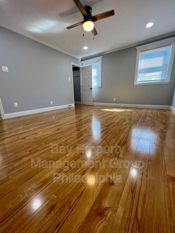 Philadelphia House: 2988 Welsh Rd