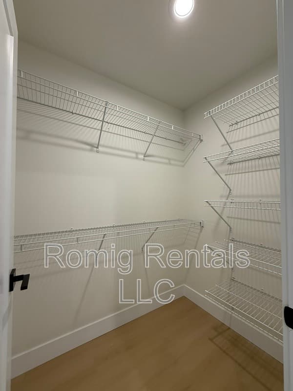 Vancouver House: 2111 E Mill Plain Blvd - A