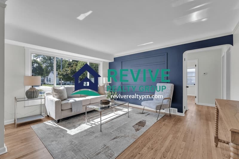 Garden City House: 31234 Barton Street