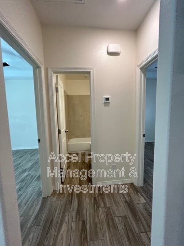Alton Condo: 1012 W La Pointe