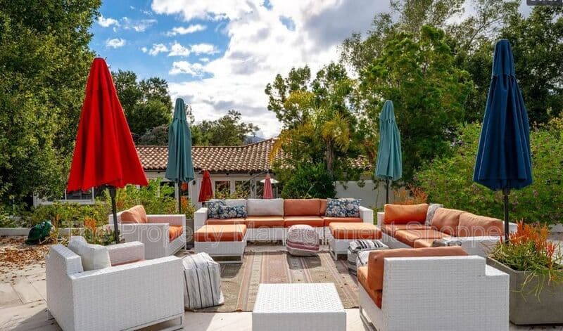 Ojai House: 820 Foothill Lane