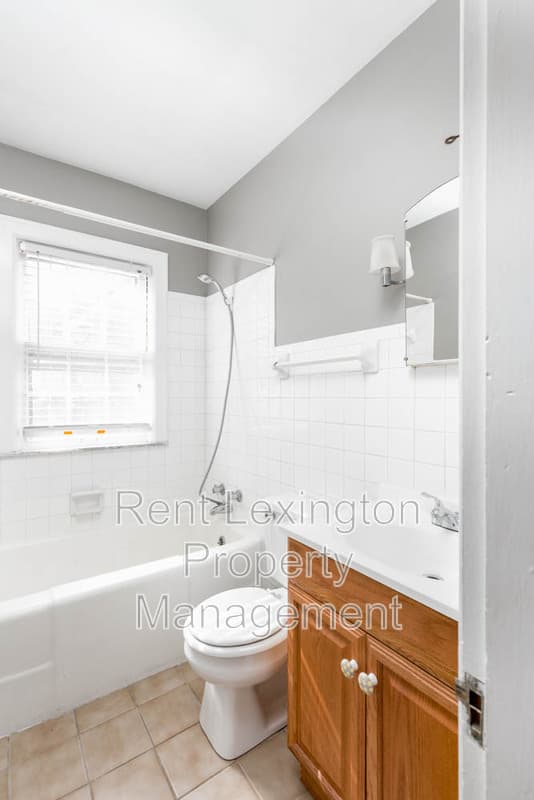 Lexington House: 123 Barberry Ln