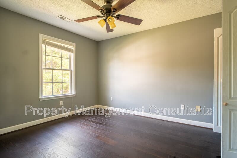 Huntsville House: 1060 Old Monrovia Road Northwest