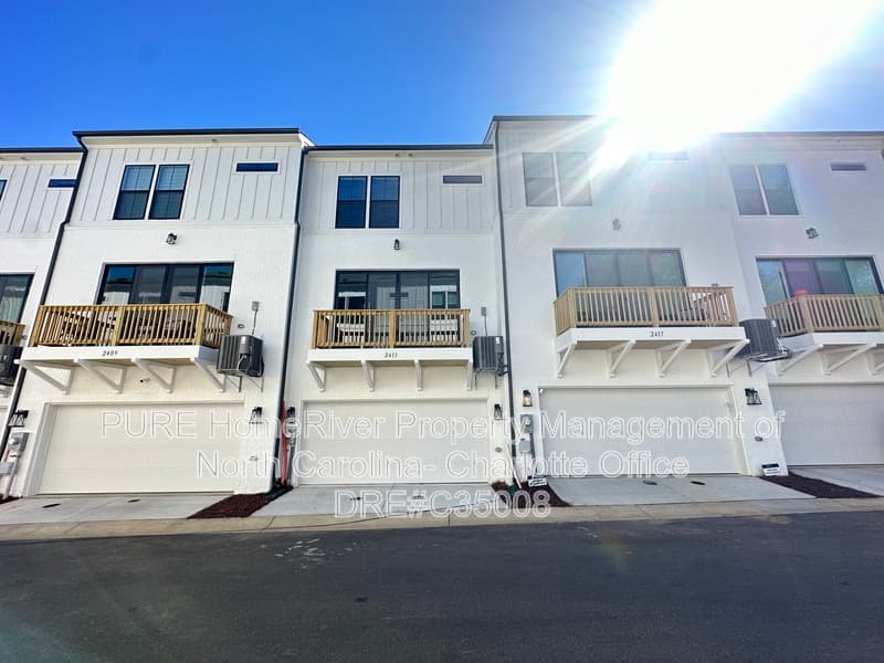 Charlotte House: 2413 Magnolia Blossom Way