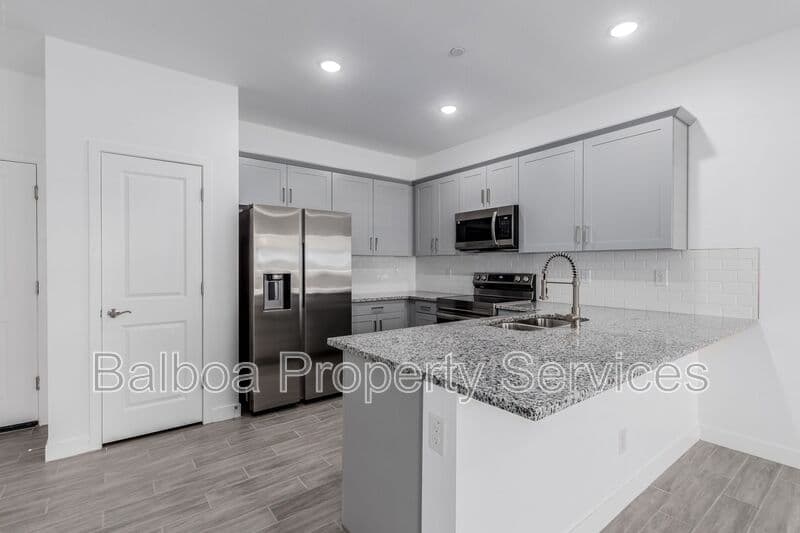 Mesa Townhome: 1318 S 105th Pl