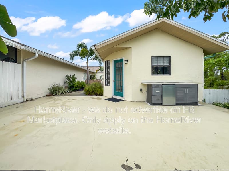 Rotonda West Condo: 255 Boundary Blvd