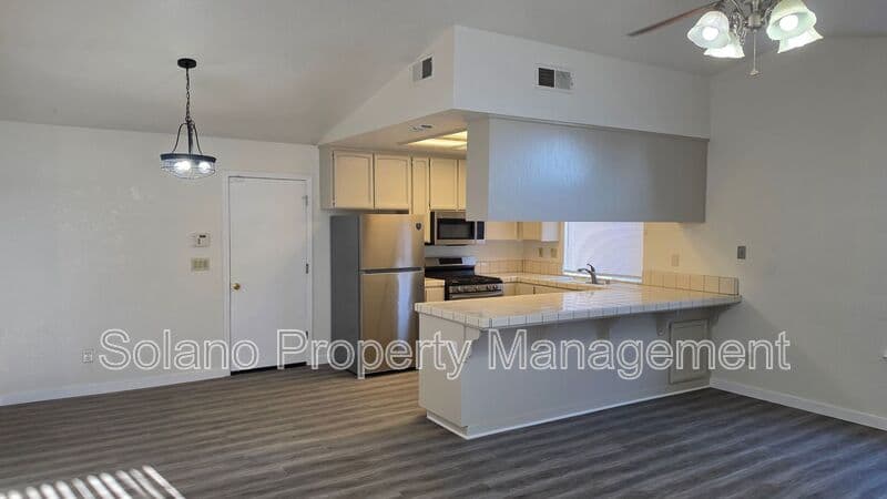 Vacaville House: 376 Marna Dr.