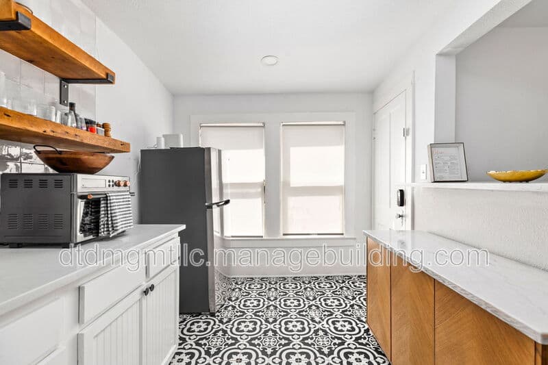San Antonio Condo: 110 East Craig Place