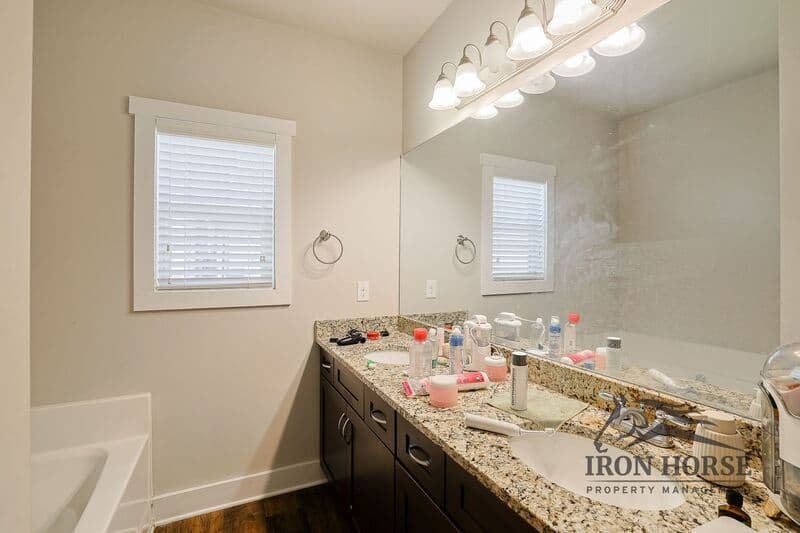 Athens House: 484 Park West Blvd