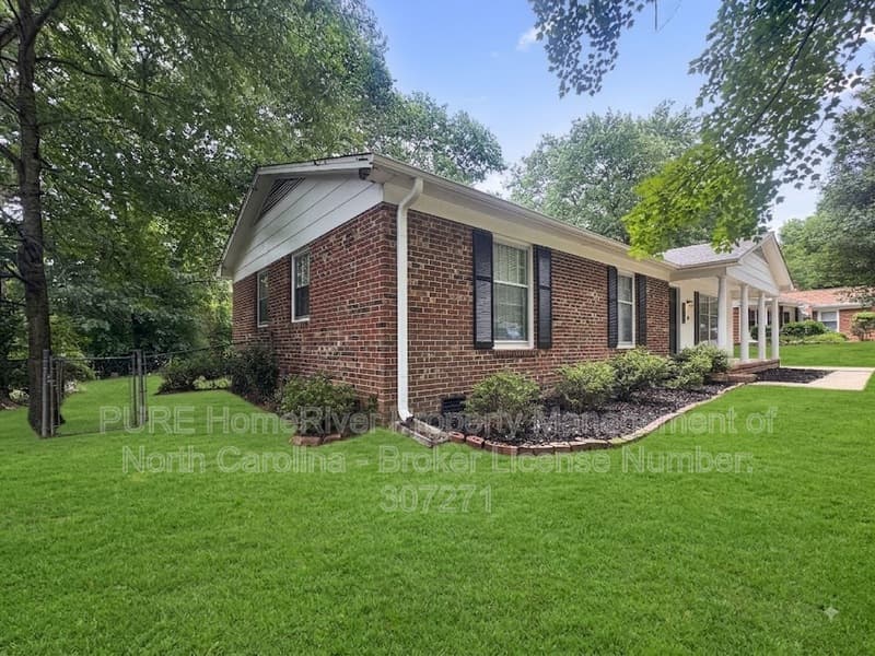 Greensboro House: 5403 Amberhill Dr