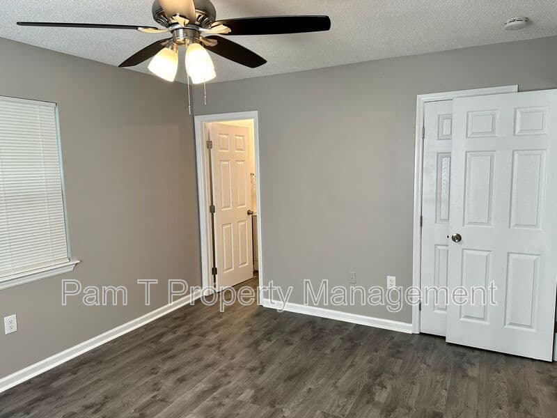 Savannah House: 2607 Bismark Ave.