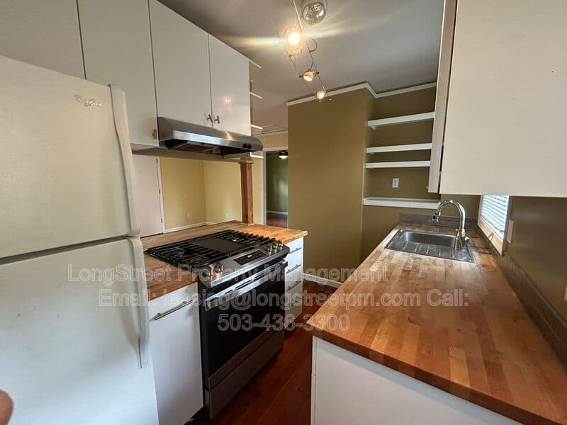 Portland House: 4819 NE 50th Pl