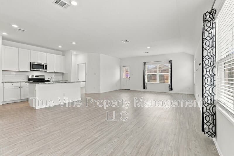 San Antonio House: 14011 Southton Basin