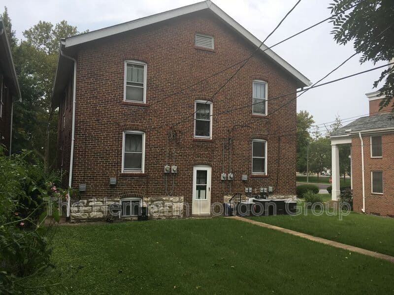 Saint Louis Condo: 4515-4517 Rosa