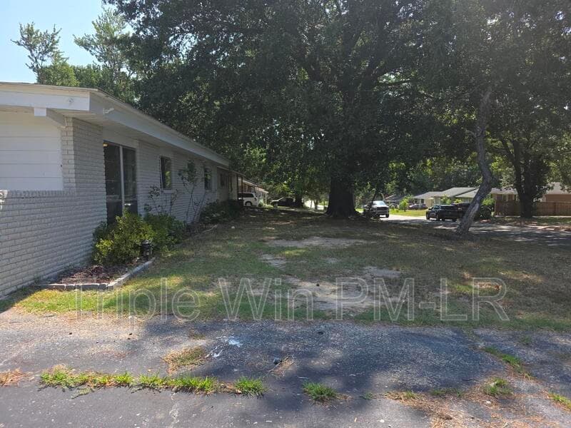 Jacksonville House: 1516 Gregory St