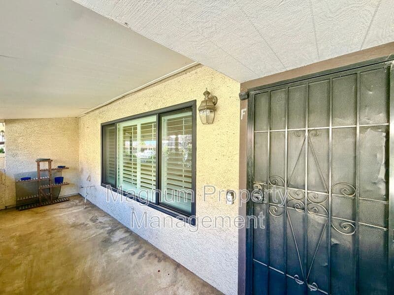 Hemet House: 25524 Sharp Dr