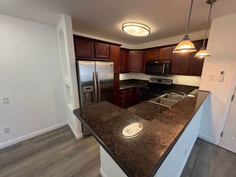 San Diego House: 5402 Balboa Arms