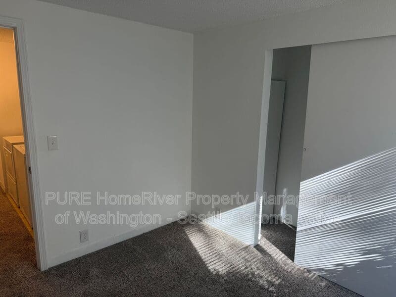 Seattle Apartment: 907 SW Holden St