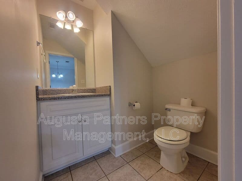 Grovetown House: 392 Bowen Falls