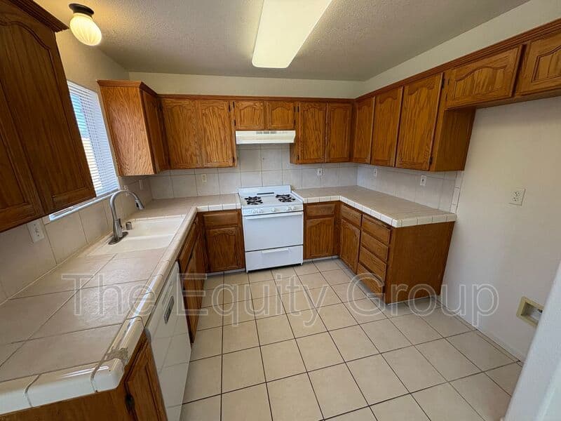 Tulare House: 1257 North Milner Street