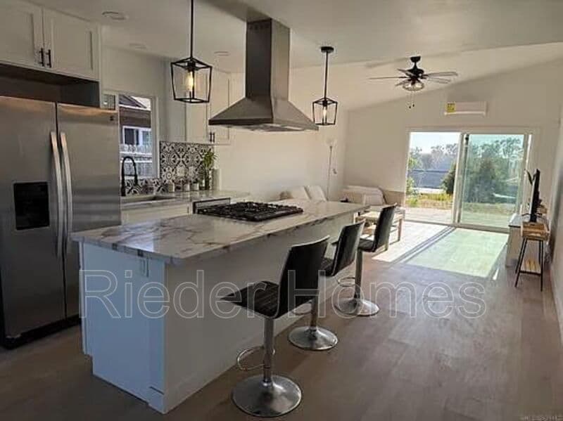 San Diego Condo: 664 Carefree Dr