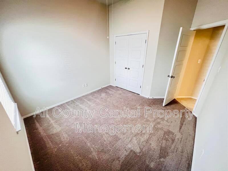 Georgetown House: 201 Oakstone Dr