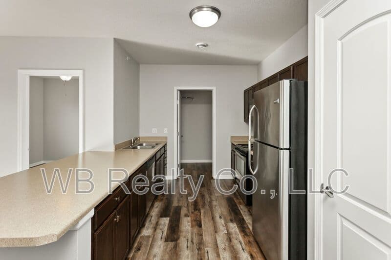 Grimes Condo: 1951 N James St