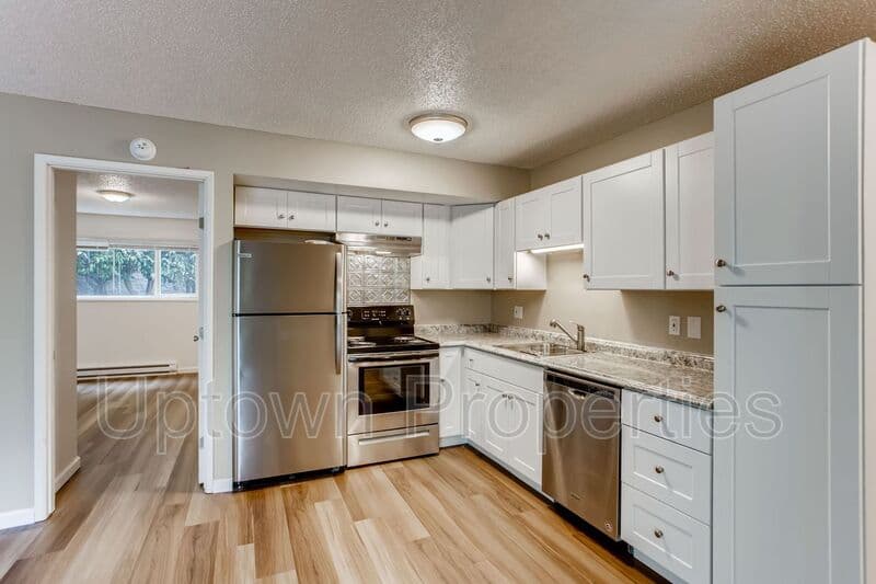 Portland House: 4633 SW Huber St