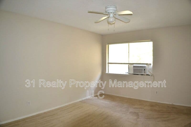 Dallas House: 5616 Harvest Hill Rd