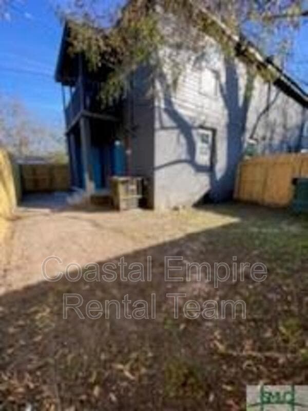 Savannah Condo: 1000 West 53rd Street - Lower Unit