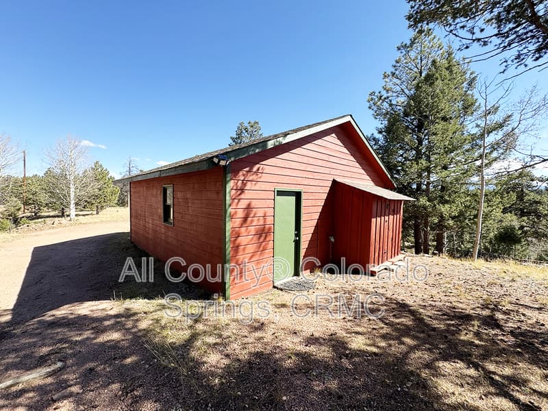 Florissant House: 684 Southpark Road