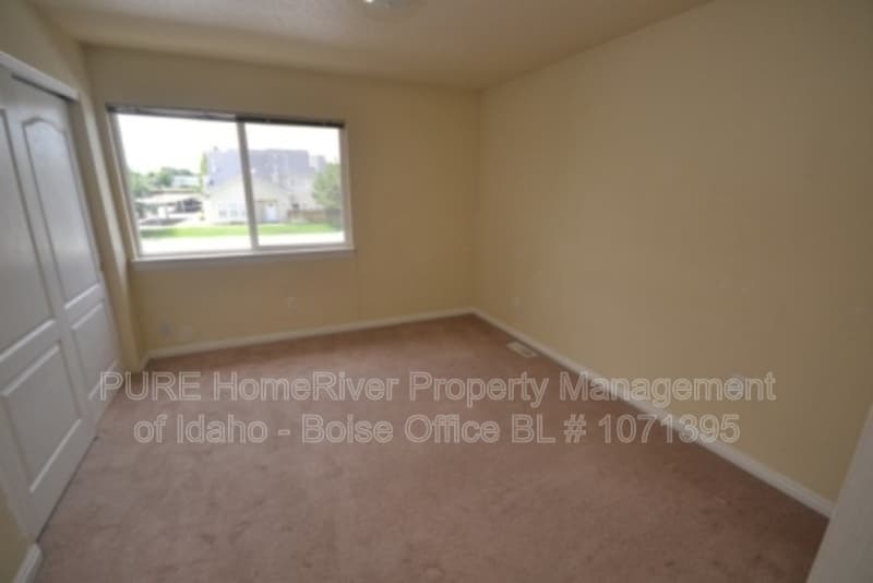 Nampa House: 1304 S Ivy St