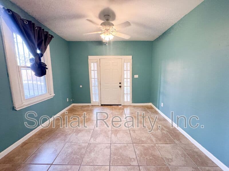 New Orleans House: 1121 S. Genois St.