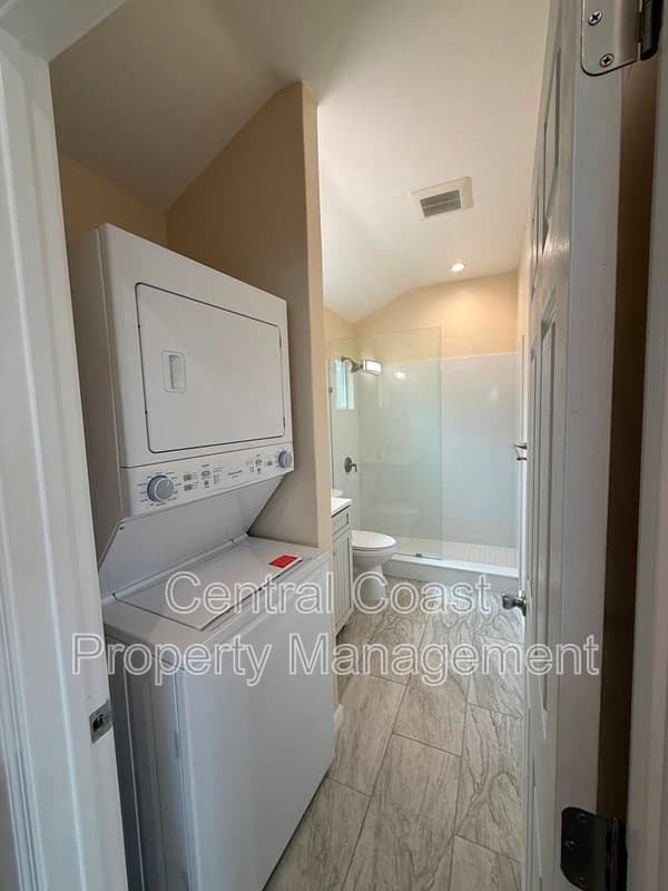 Marina House: 142 Peppertree Place