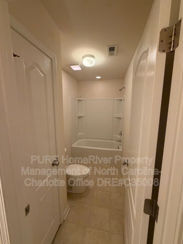 Mooresville House: 150 Farmers Folly Drive